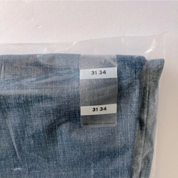 Levi's - Women's 725 High Rise Bootcut Jeans - Dark Indigo. Size: 31 x 34 (1842) - Picture 8 of 16